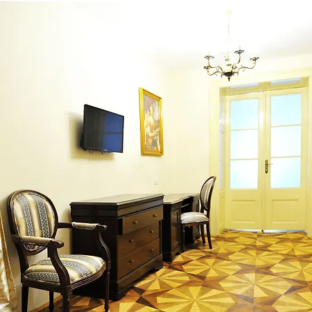 بيت ضيافة Safrano Palace براشوف