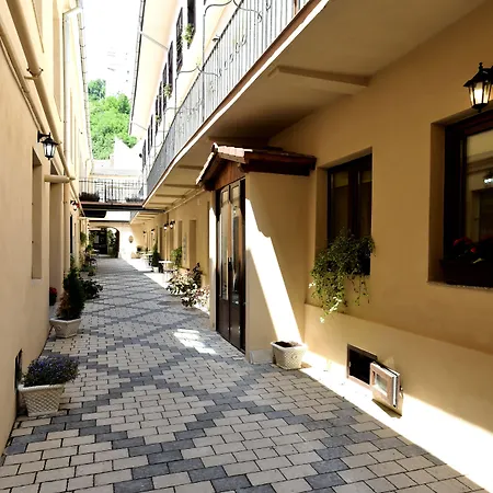 招待所 Safrano Palace 3*