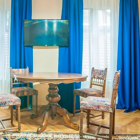 بيت ضيافة Safrano Palace براشوف