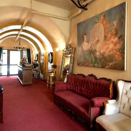 Safrano Palace 招待所 3*